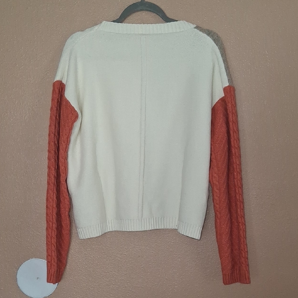 Colorblock Cable Knit Sweater - Picture 2 of 6